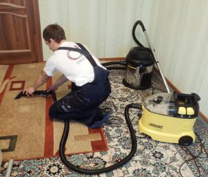 Как производится чистка ковров на дому?